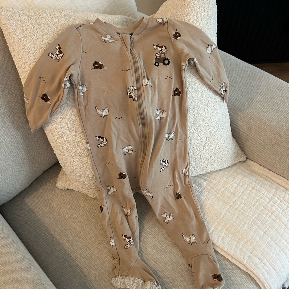 Adorable Tan Kids One Piece sleeper footie pekkle costco